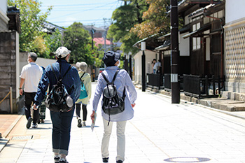 旧齋藤家別邸と白壁通り