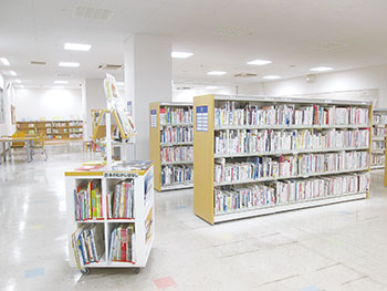 東区プラザ図書室