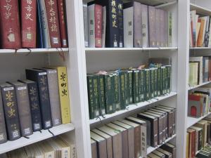 排架されている図書の写真です。