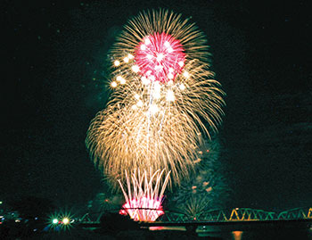 阿賀野川ござれや花火