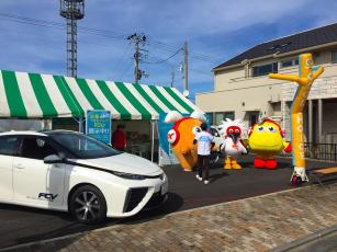 UXハウジングステーション車両展示写真