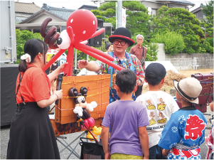 風船王FOOZYショーの写真