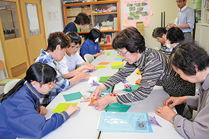 岩室中学校　地域とパートナーシップ事業の様子