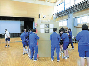 潟東中学校　地域とパートナーシップ事業の様子