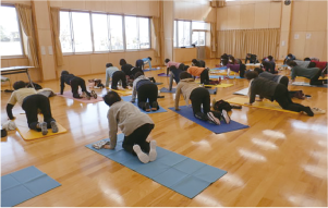 利用者が運動している写真