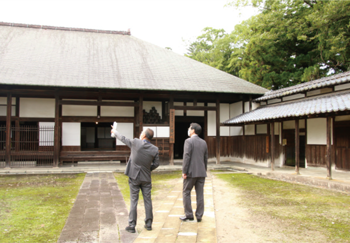 旧笹川家住宅の屋敷の裏にある庭をことし11月にリニューアル