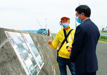 中ノ口川にある観光案内標識