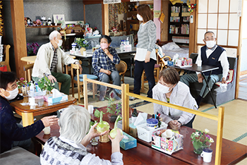 気軽に集まって自由に交流する（実家の茶の間・紫竹）