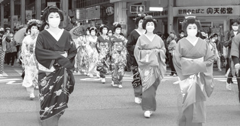 古町芸妓の練り歩き再現