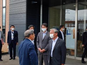 北村内閣府特命担当大臣の新潟市視察の写真