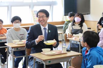 サミット給食の様子